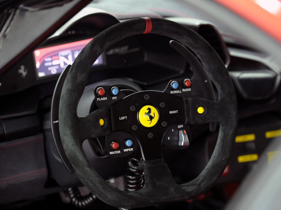  Ferrari 458 Italia Challenge 2010 года  (фото 8 из 52)